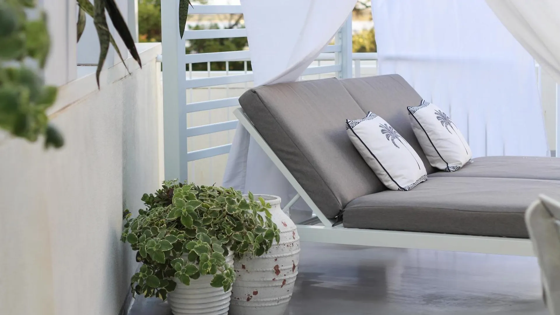 The Beach Deck Cotton Tree On The Esplanade Maroochydore Apartment