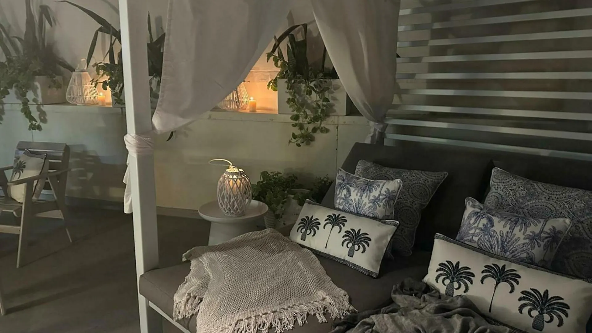 Apartment The Beach Deck Cotton Tree On The Esplanade Maroochydore